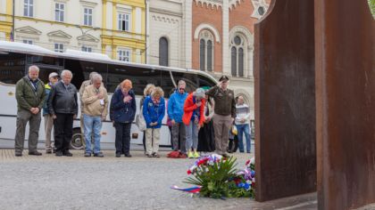 U památníků se dnes vzpomínalo na válečné veterány