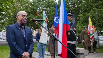 U památníků se dnes vzpomínalo na válečné veterány