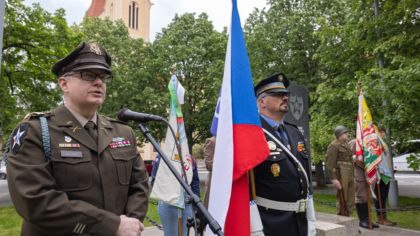 U památníků se dnes vzpomínalo na válečné veterány