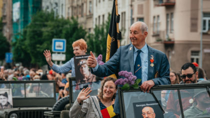 ČTK: Konvoj v Plzni viděly tisíce lidí