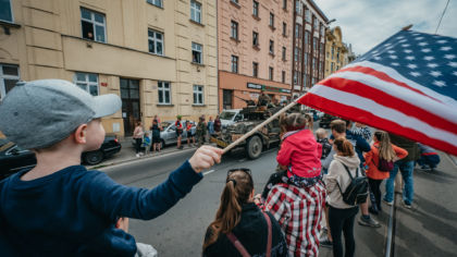 ČTK: Konvoj v Plzni viděly tisíce lidí