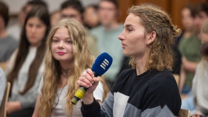 Setkání rodin osvoboditelů se studenty provázely emoce