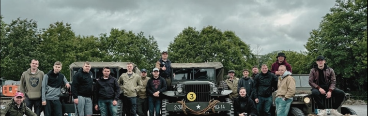 Historical cars and members of living history clubs are heading from Pilsen to Normandy to celebrate the 80th anniversary of the Allied landings