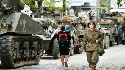 Thousands of enthusiasts in period military uniforms will occupy the center of Pilsen from 2 to 4 May 2025, when the city will commemorate the 80th anniversary of the liberation by Patton’s army during the Liberation Festival Pilsen.